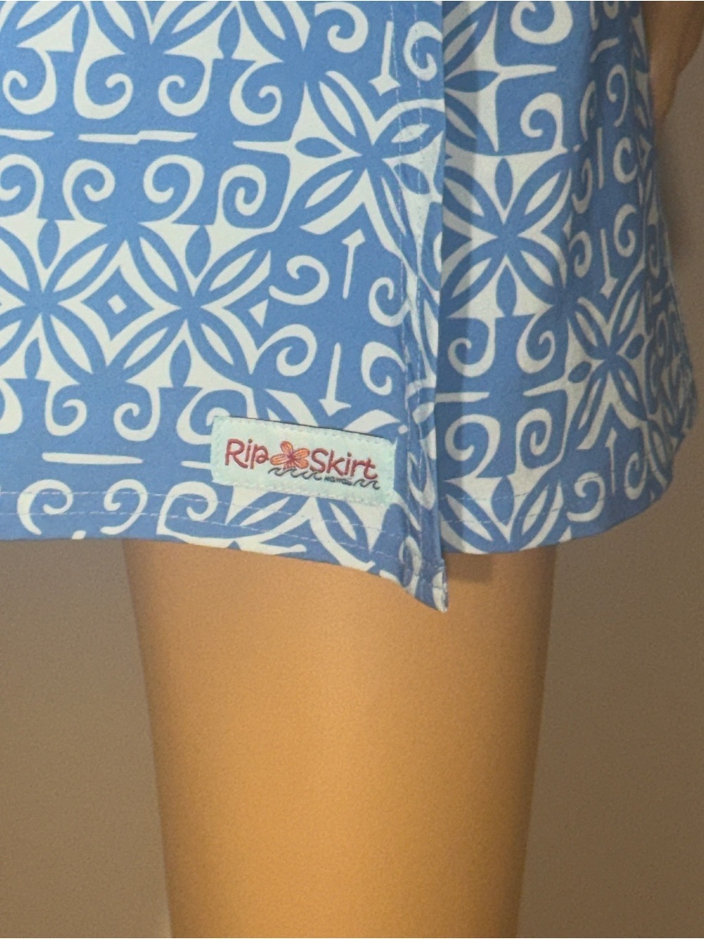 Rip Skirt Hawaii Blue Patterned Women’s Swim Skort Size Small - Picture 3 of 5